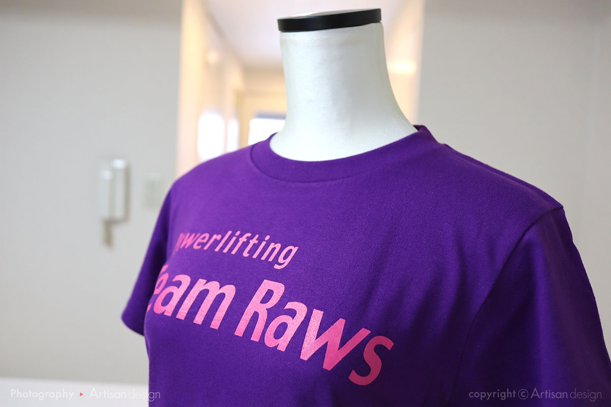 Team Raws 様｜Tシャツ（個人）デザイントレース+プリント：紫色（前面・アップ）