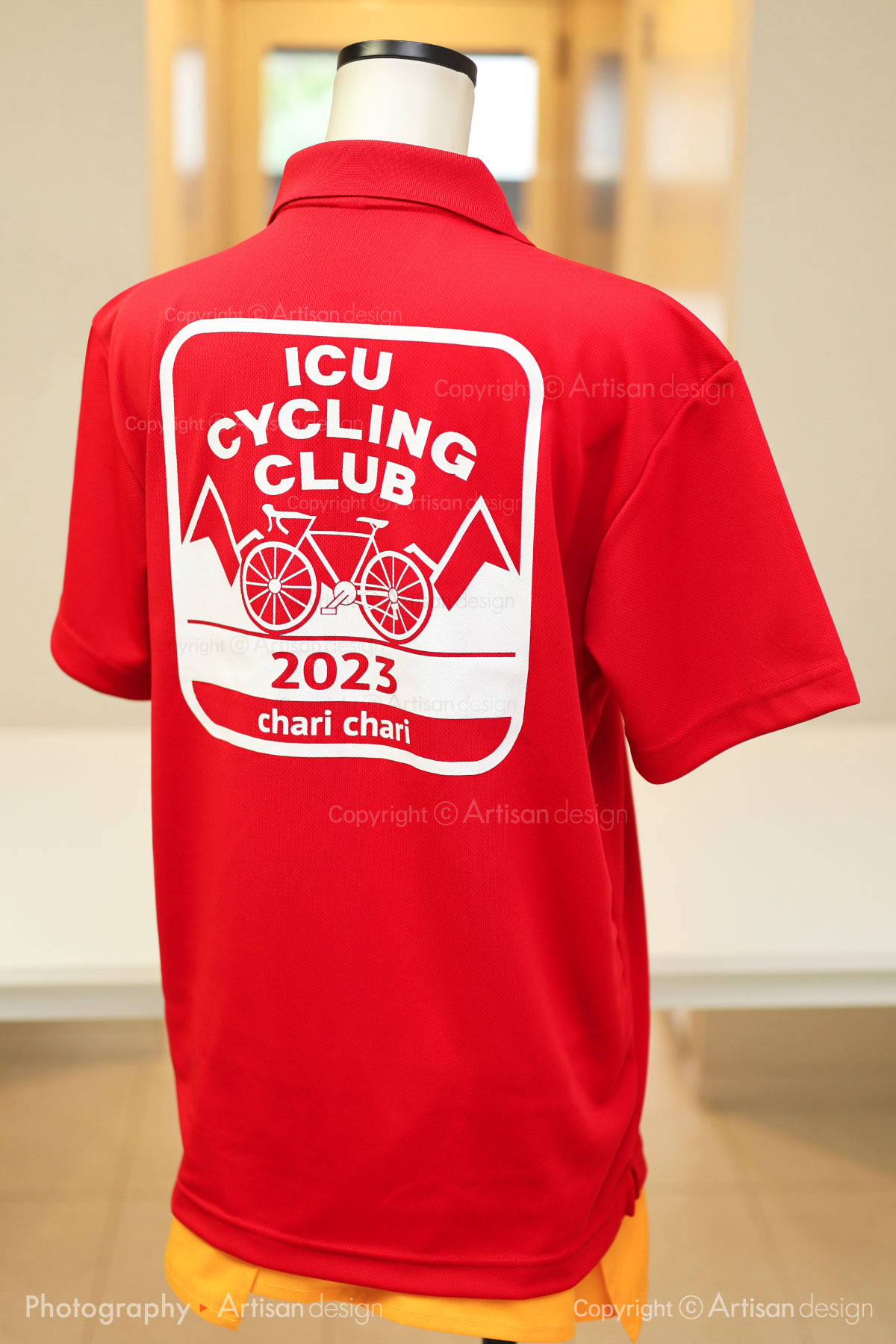 ICU サイクリング部 様｜ポロシャツ（自転車サークル・部活）デザイントレース+プリント：レッド色（背面）