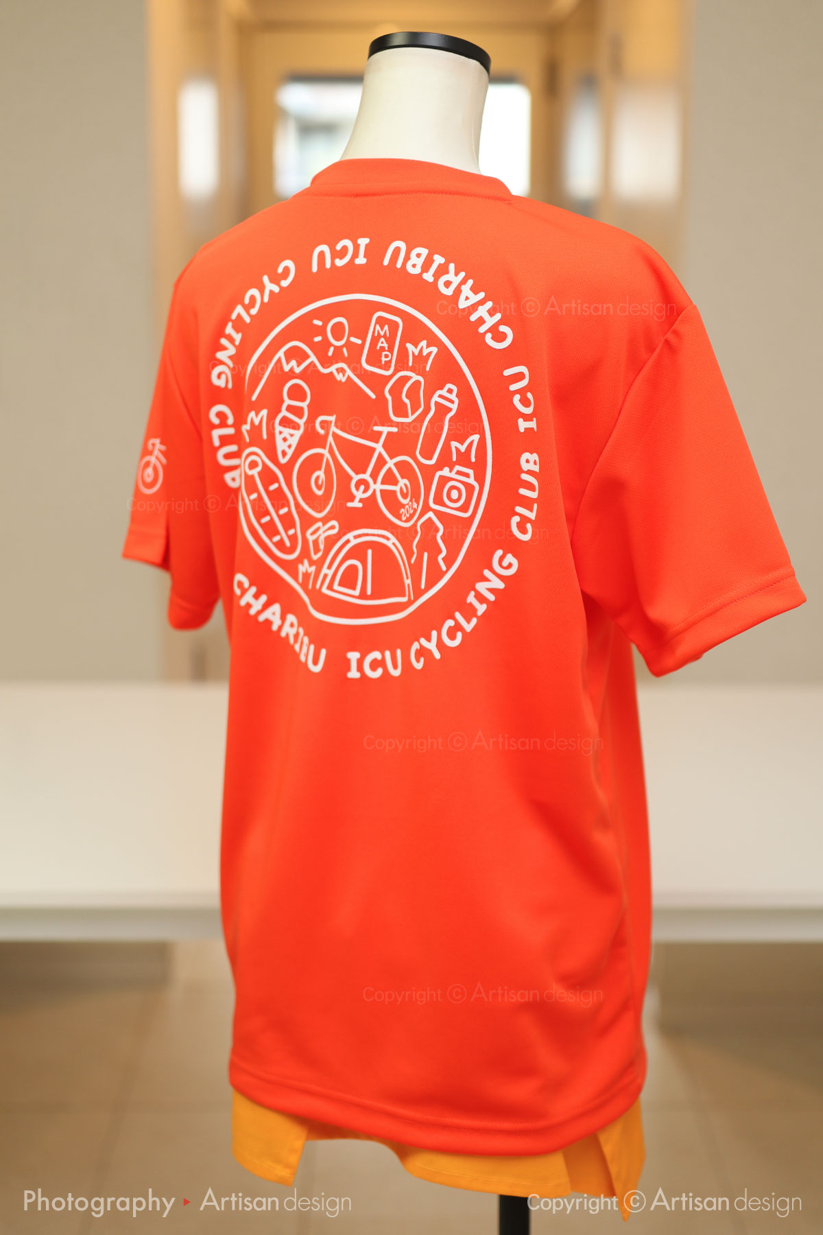 ICU サイクリング部 様｜Tシャツ（自転車サークル・部活）デザイントレース+プリント：オレンジ色（背面）