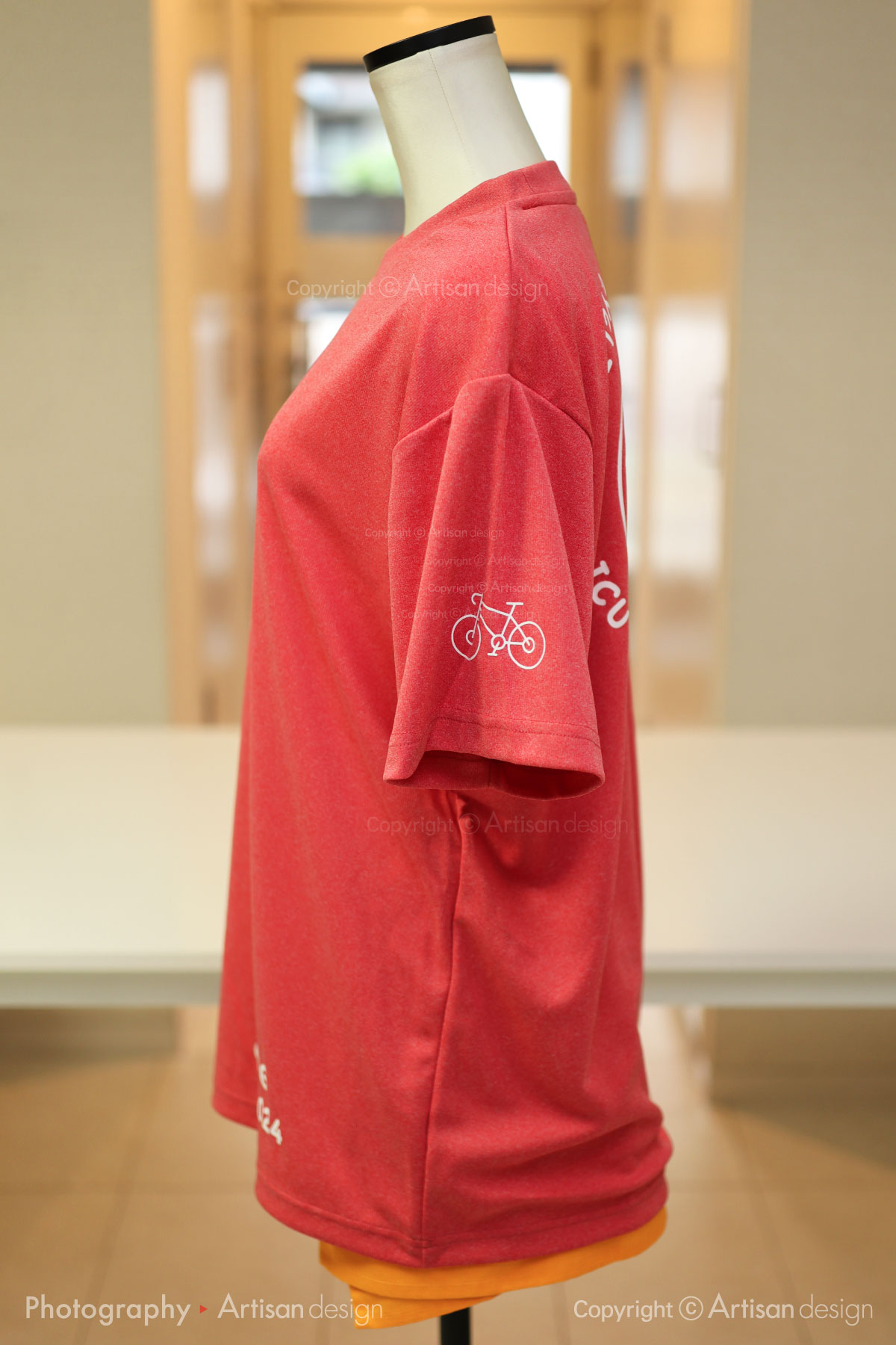 ICU サイクリング部 様｜Tシャツ（自転車サークル・部活）デザイントレース+プリント：サーモンピンク色（左袖）