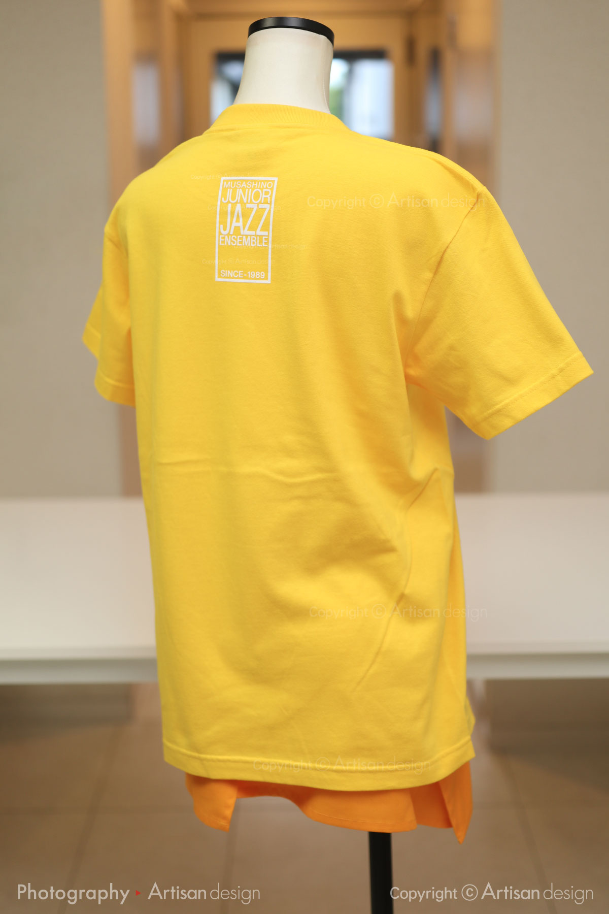 武蔵野ジュニアジャズアンサンブル（MJJE） 様｜Tシャツ（ジャズ ビック バンド）デザイントレース+プリント：イエロー色（背面）