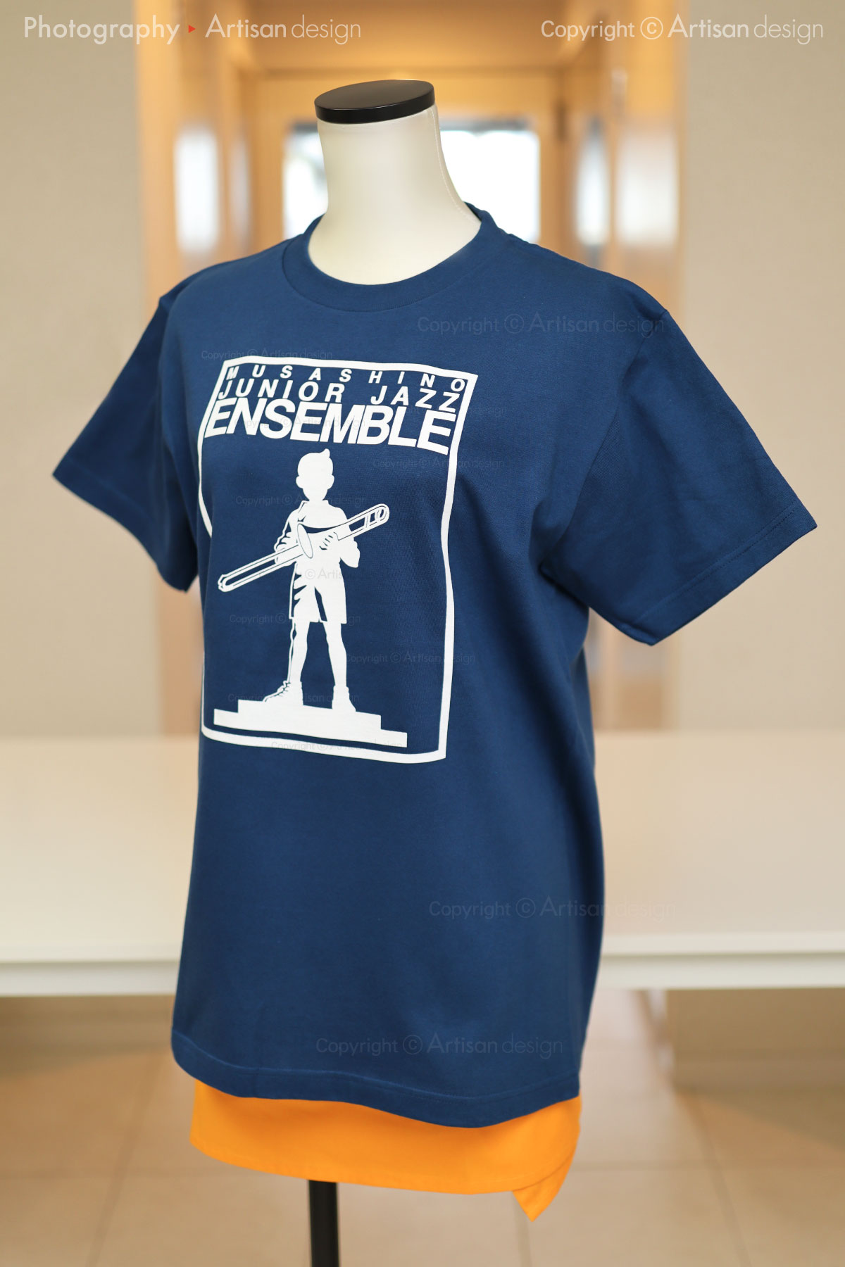 武蔵野ジュニアジャズアンサンブル（MJJE） 様｜Tシャツ（ジャズ ビック バンド）デザイントレース+プリント：ネイビー色（前面）